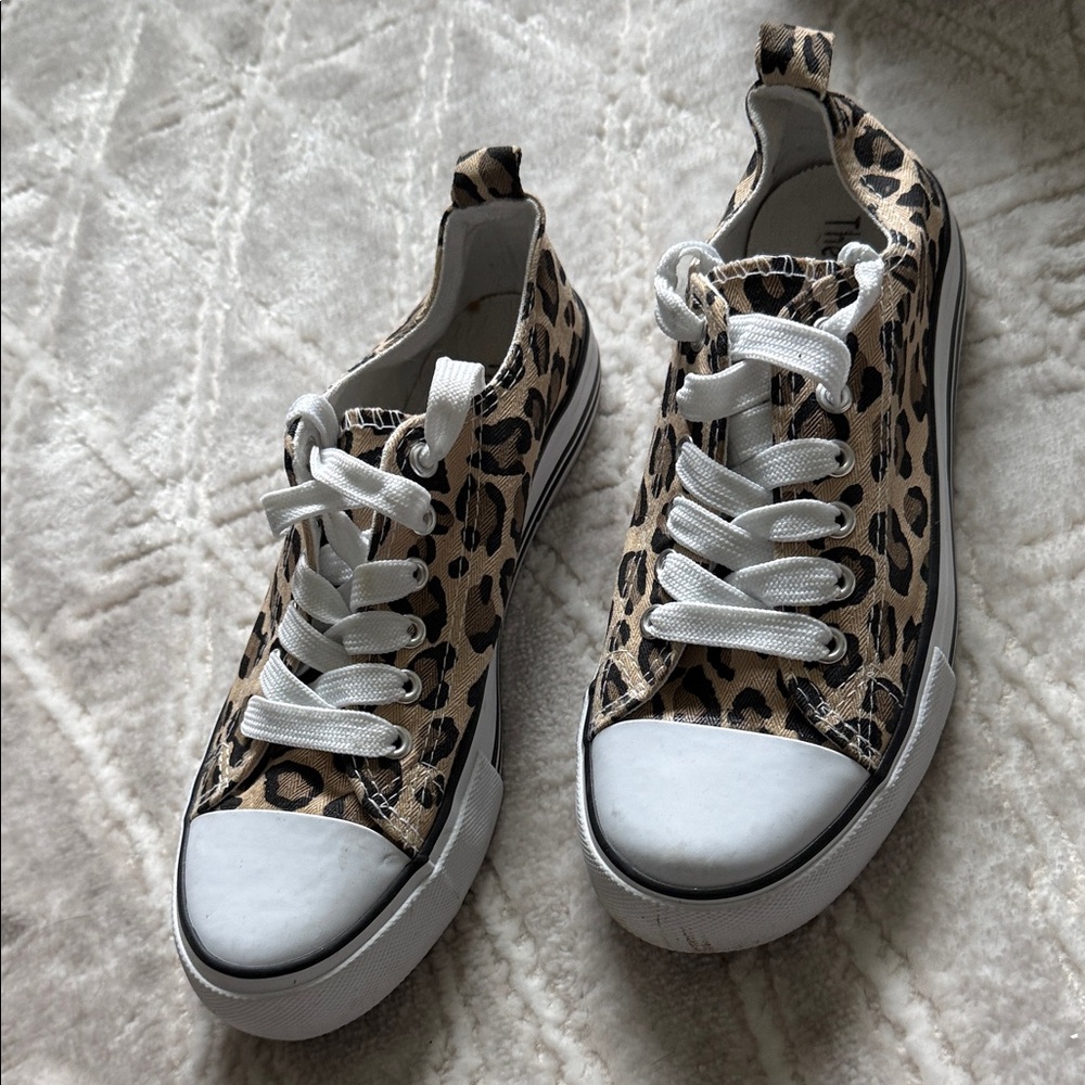 Leopard Print Low-Top Canvas Sneakers - White Toe